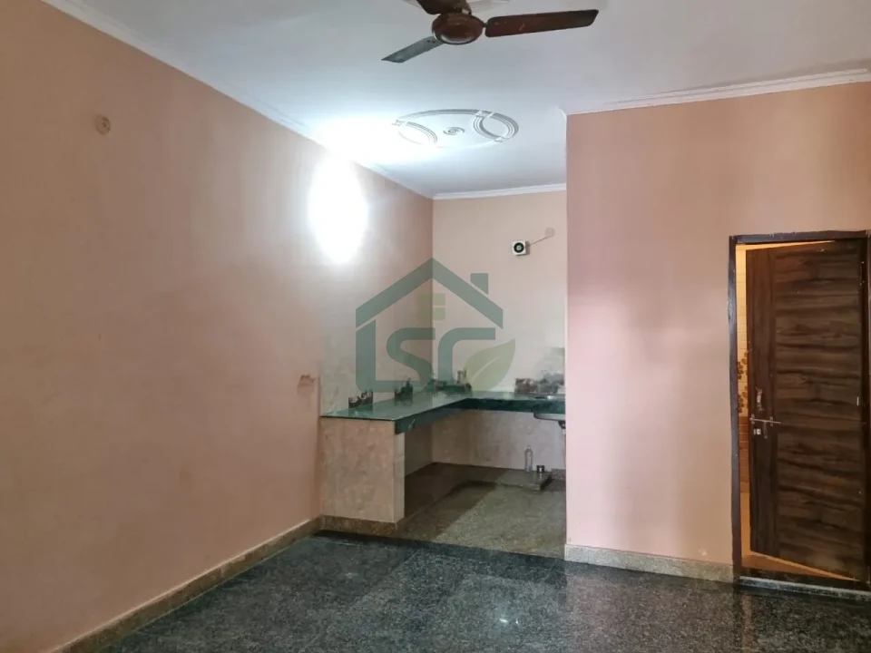 Rajender Rooms in Najafgarh, Delhi — property photo 4