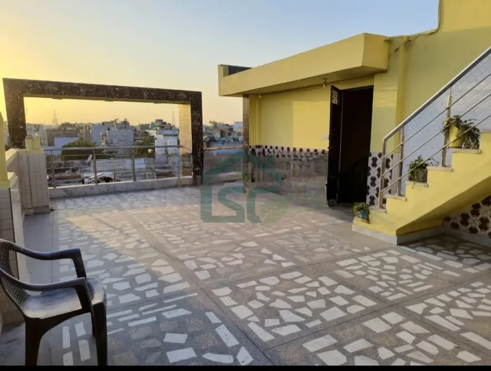 Urban Home in Shakarpur, Delhi — property photo 3