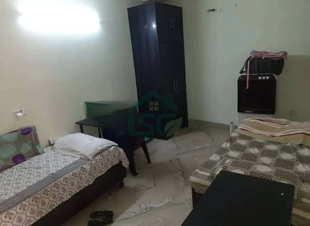 Sarika PG Service in Tilak Nagar, Delhi — property photo 1