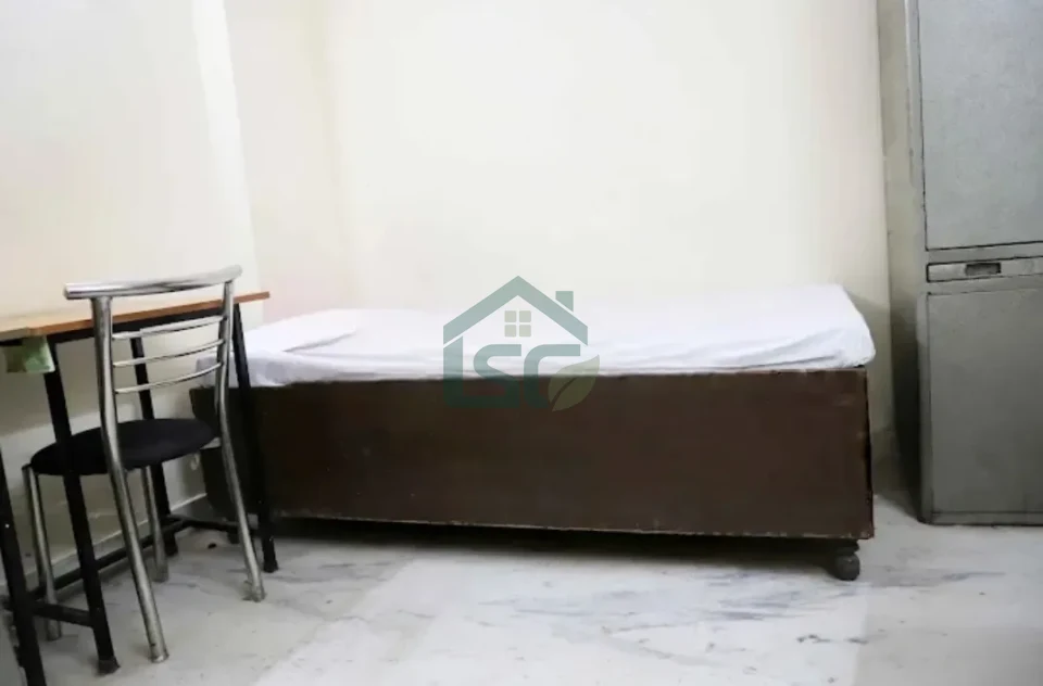 Singh living in Hauz Khas, Delhi — property photo 1