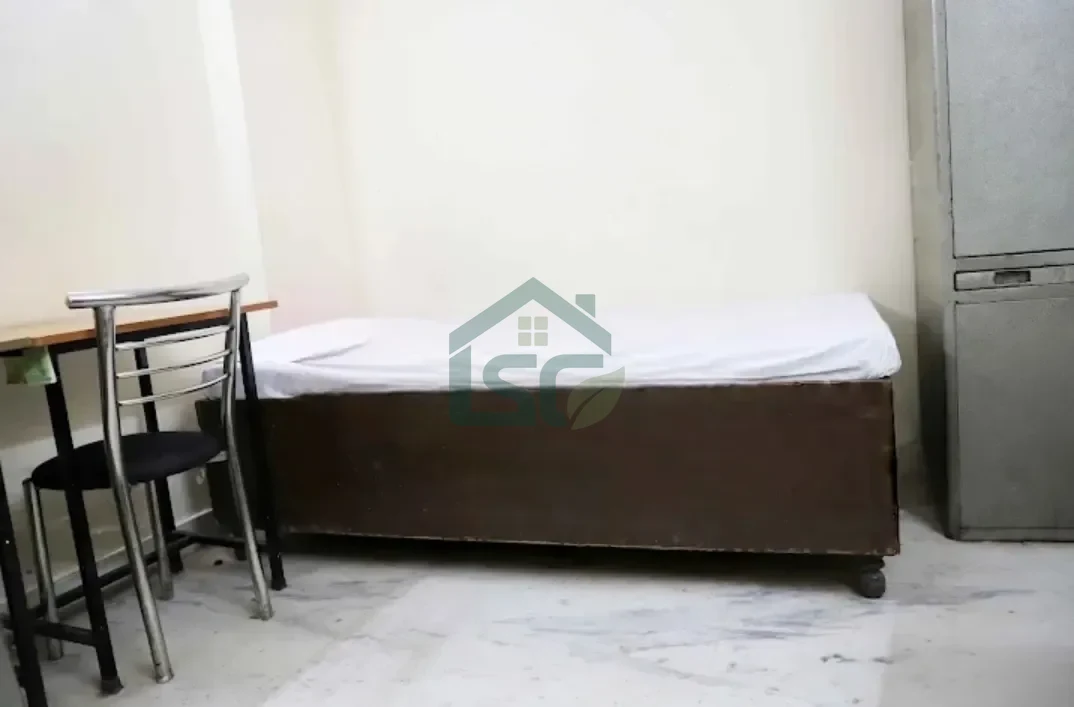 Singh living in Hauz Khas, Delhi — property photo 1