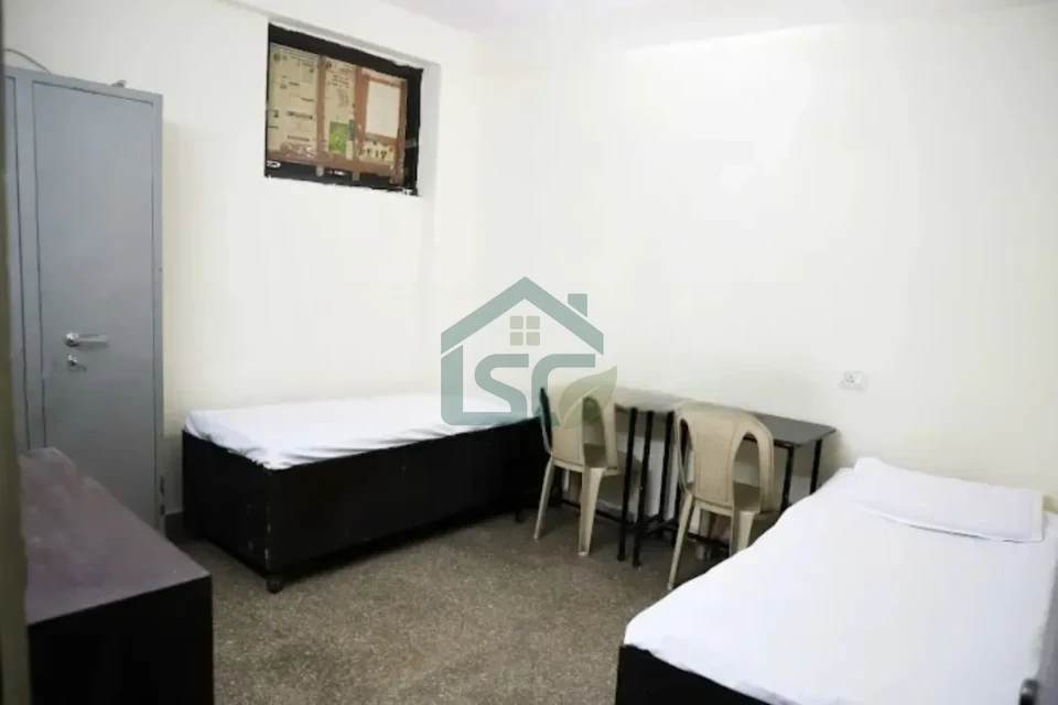 Singh living in Hauz Khas, Delhi — property photo 4