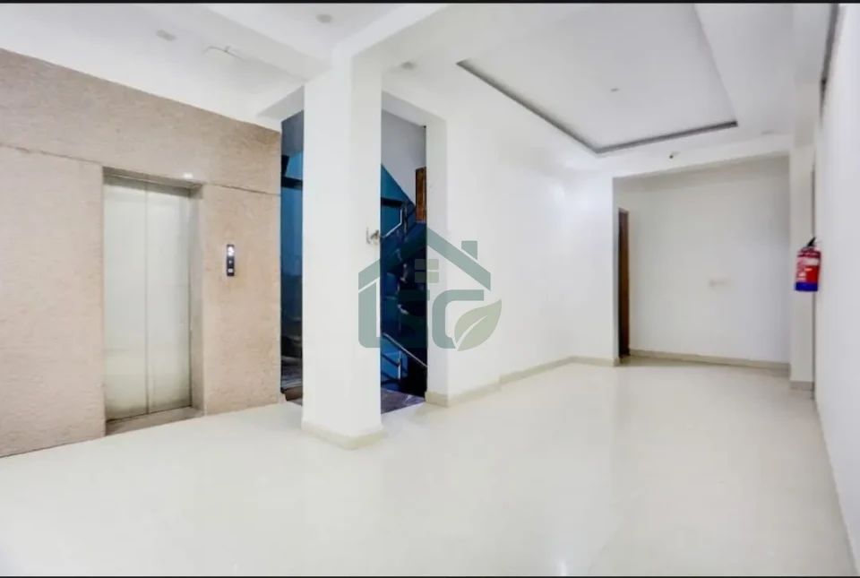 Super Townhouse Subhash Chowk Near Medanta Hospital Formerly L B Rasidency in Medicity, Gurugram — property photo 5