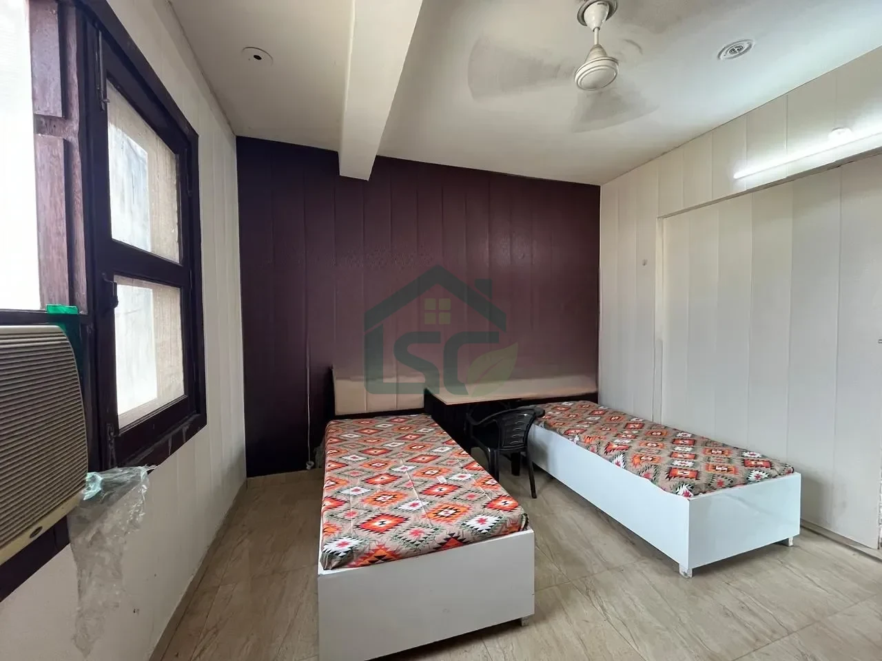 THE QUEEN'S PG in Sector 27, Noida — property photo 1