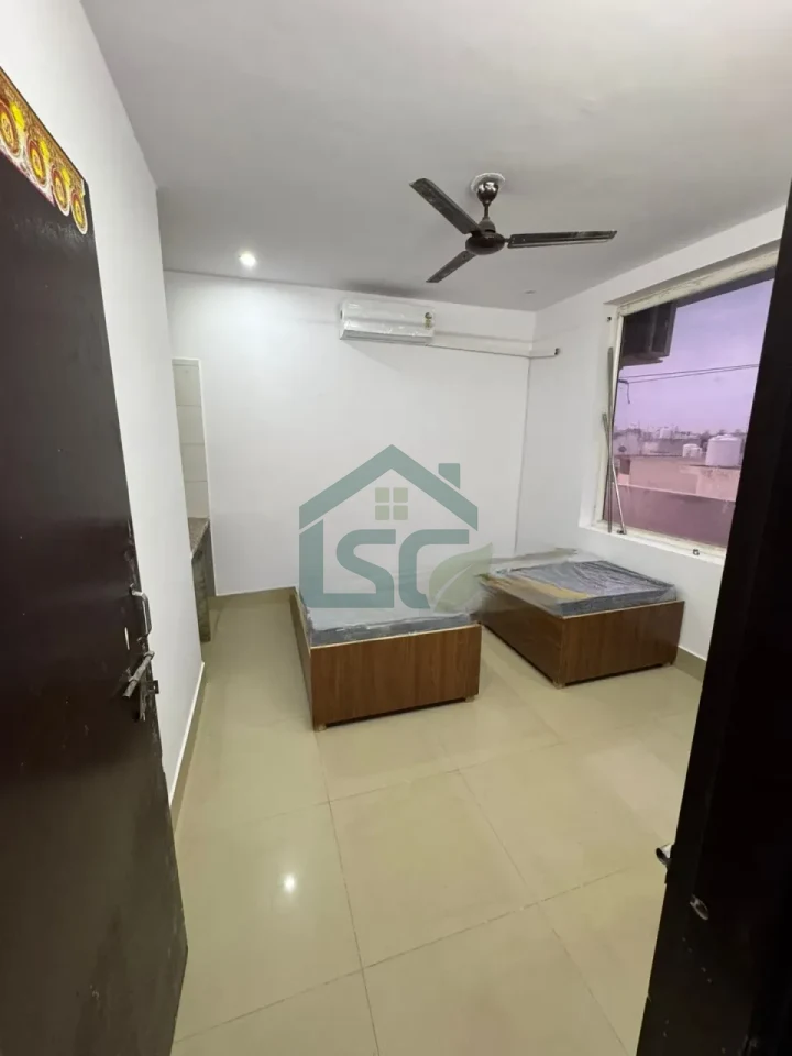 Ease stay in Sector 33, Gurugram — property photo 4