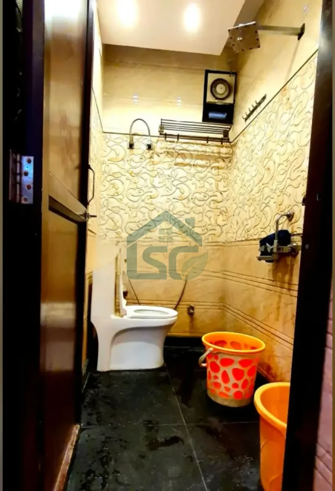 Shri Krishna Boys PG in Shakarpur, Delhi — property photo 5