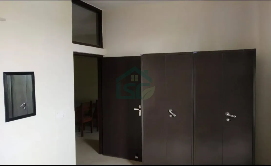 PG woman working And girls PG in Sector 41, Noida — property photo 1