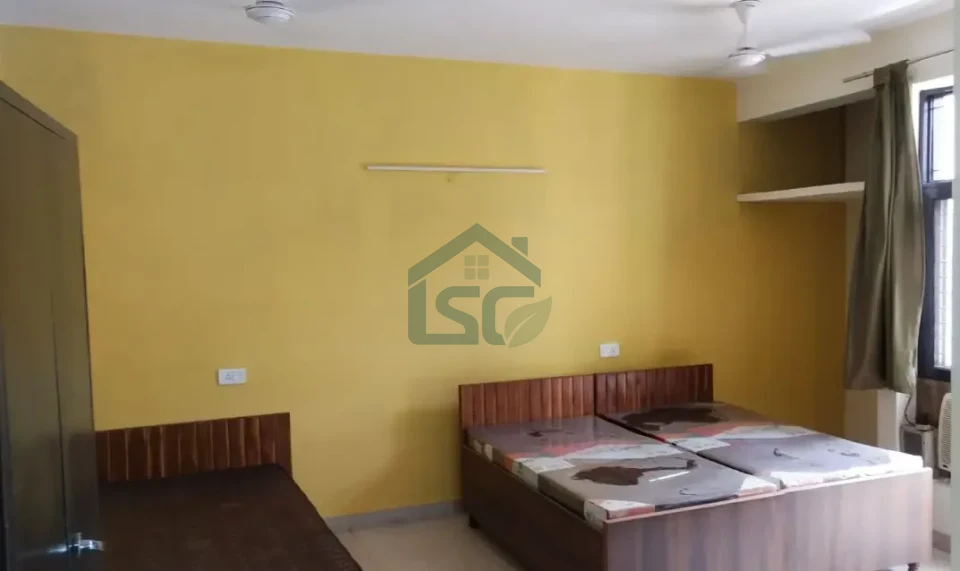 PG woman working And girls PG in Sector 41, Noida — property photo 4