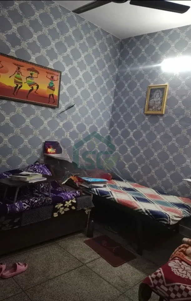 At Kandari Girls PG, Khurbura Mohalla, Dehradun