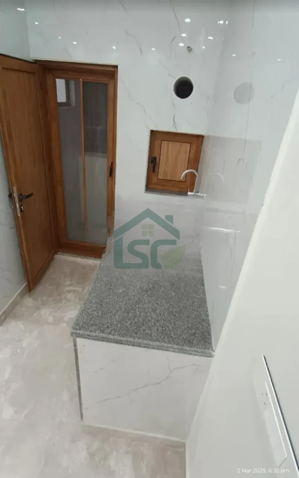 1 _ RK fully furnish in Sushant Lok, Gurugram — property photo 5
