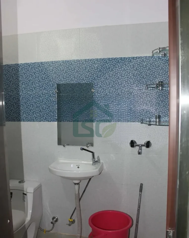 Shree Durga PG For Girls in Shakarpur Khas, Delhi — property photo 1