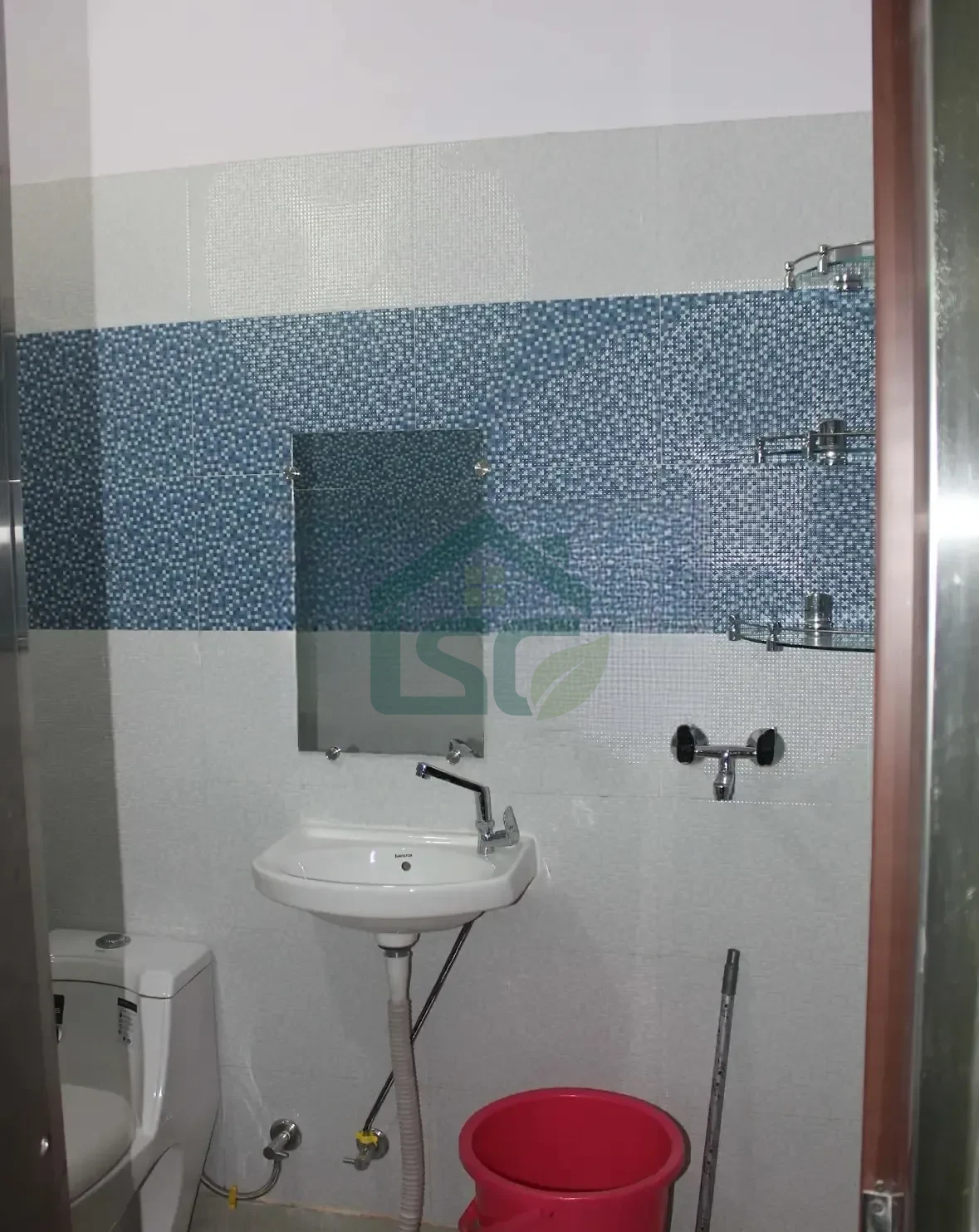 Shree Durga PG For Girls in Shakarpur Khas, Delhi — property photo 1