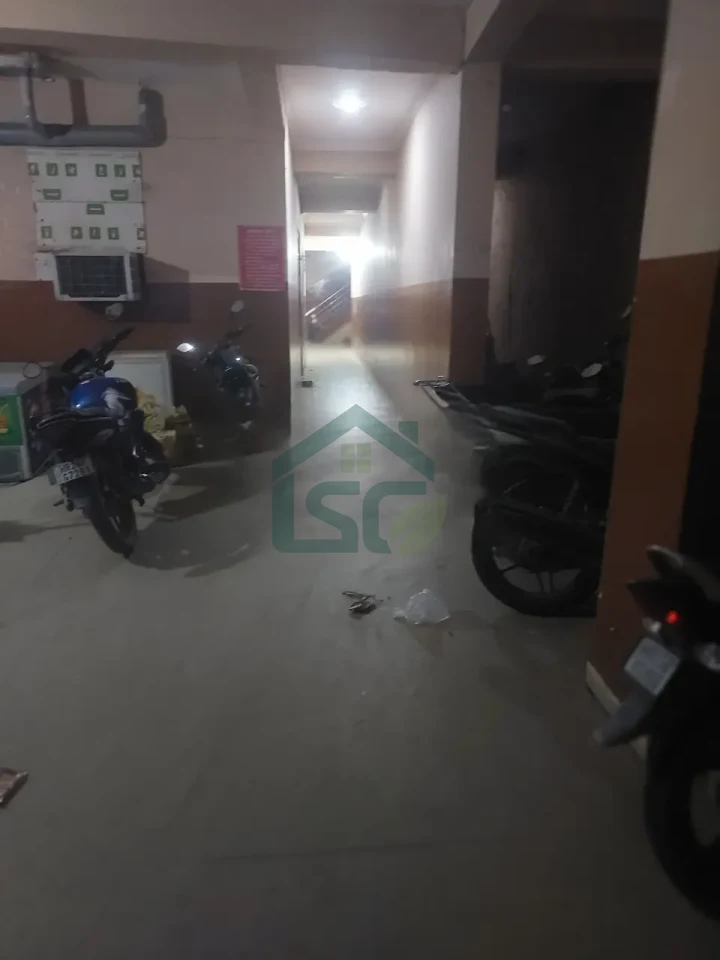 Vinod Room For Rent in Sector 78, Gurugram — property photo 1
