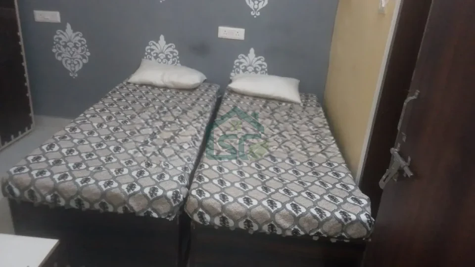 Nirwan Girls PG in Shalimar Bagh, Delhi — property photo 3