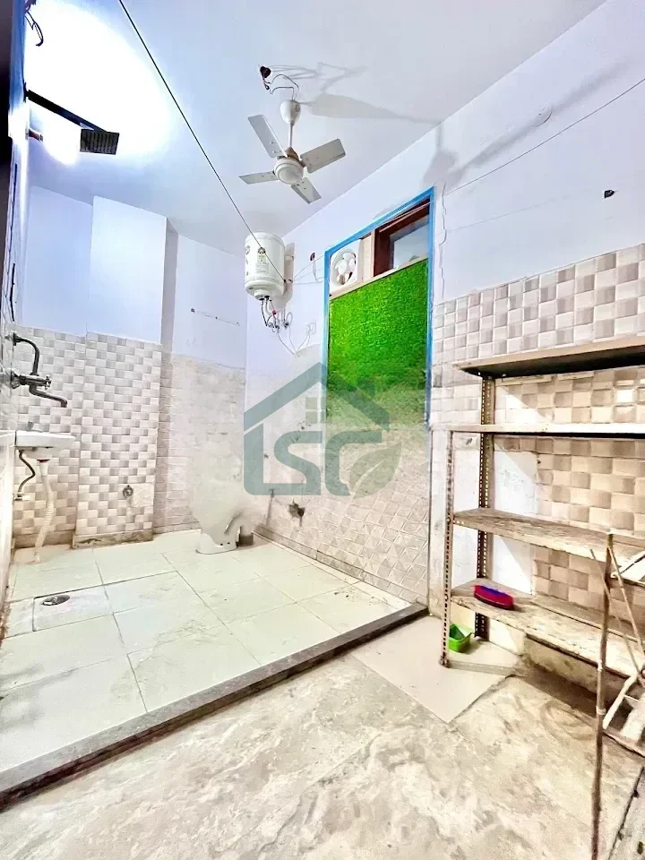 Photo 4 of LivIT Stays Silver, Begumpur, Delhi