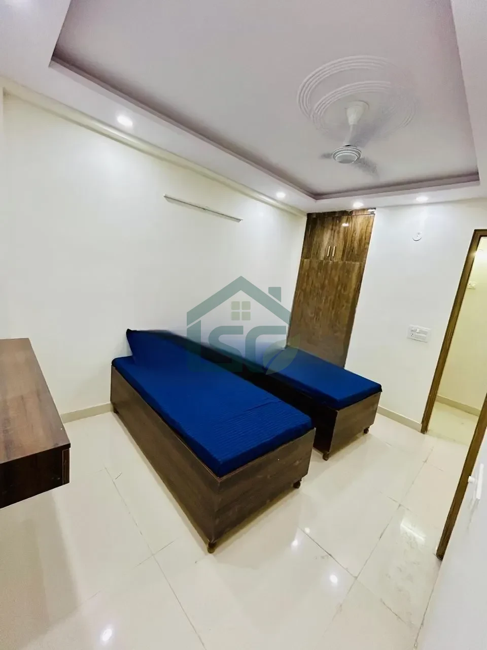 Ganpati boys PG in Shakarpur, Delhi — property photo 1