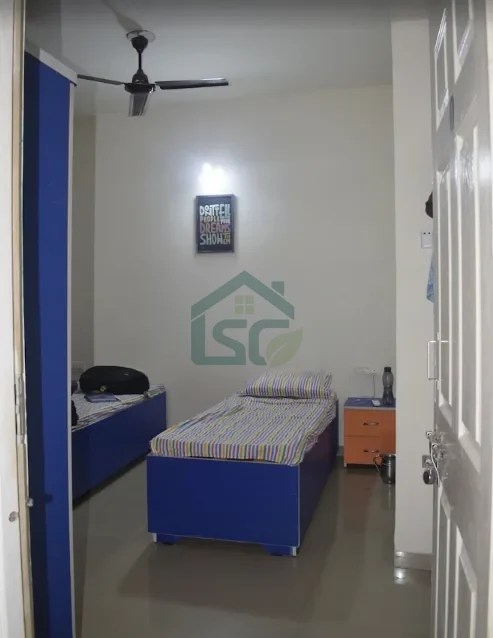 At Roompe Girls Hostel, Tandalja, Vadodara