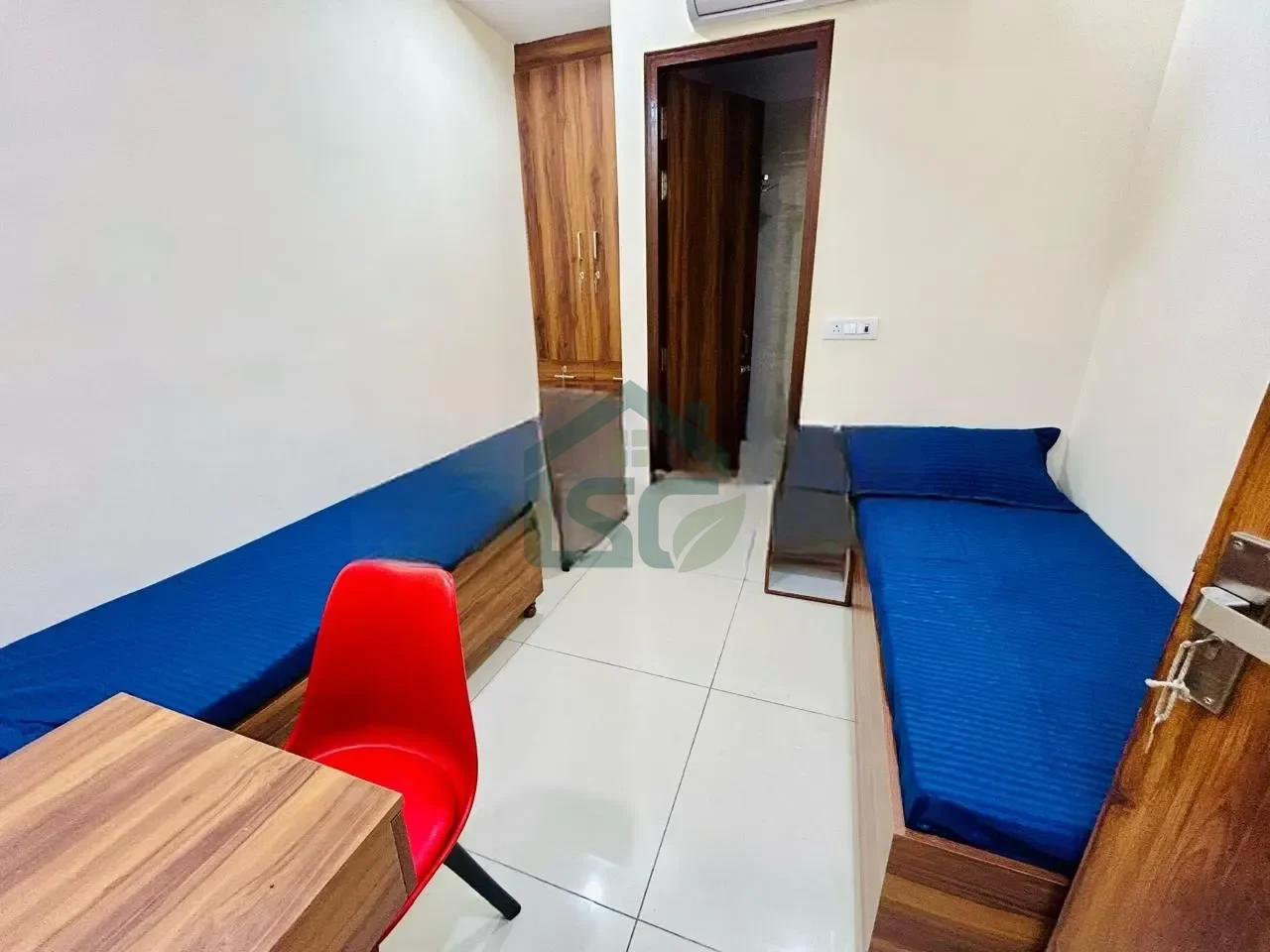 Ganpati girls PG in Shakarpur, Delhi — property photo 1