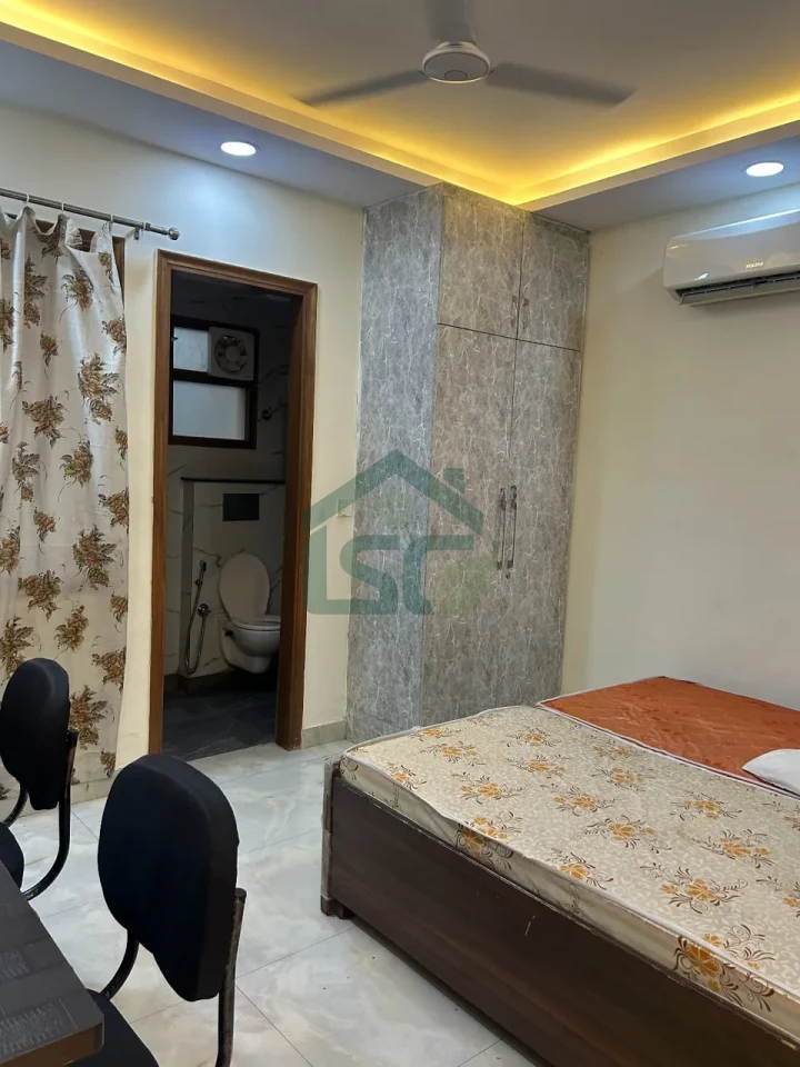 Royal property — 1000283680