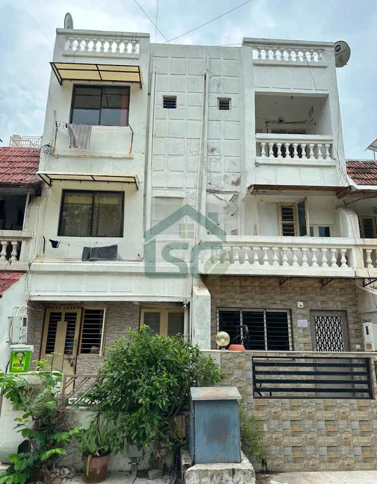 Photo 4 of Meghdeep Luxurious Girls PG Accommodation, Satellite, Ahmedabad