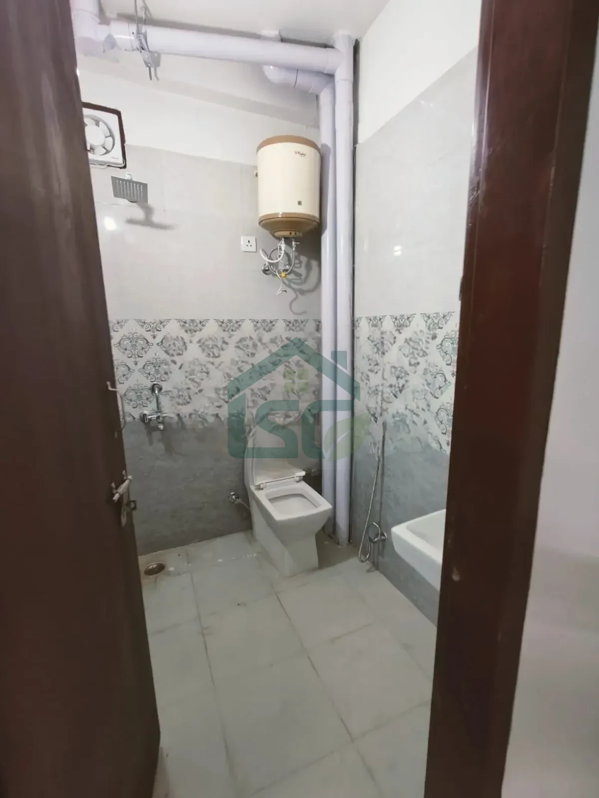 Branded Girls PG in Sector 69, Gurugram — property photo 1