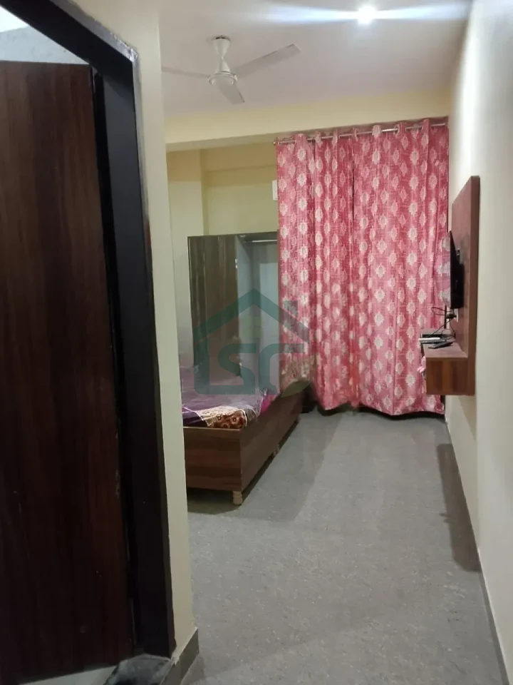 Branded Girls PG in Sector 69, Gurugram — property photo 2