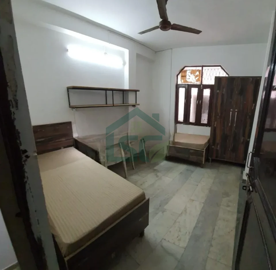 SAI Cottage Boys PG in Shakarpur Khas, Delhi — property photo 3