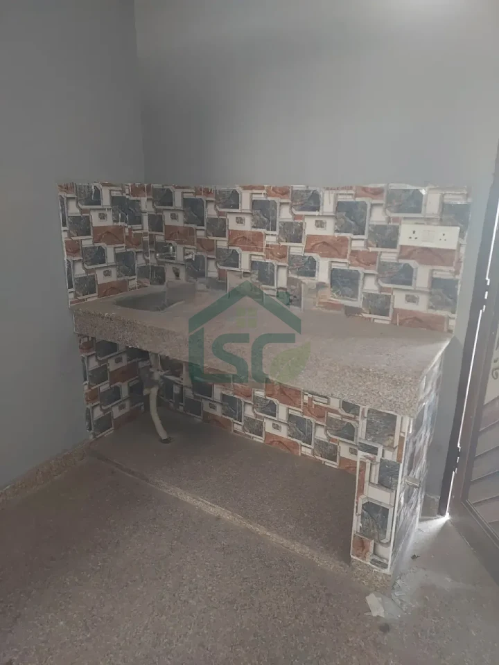 Mukesh Room For Rent in Sector 88, Gurugram — property photo 4