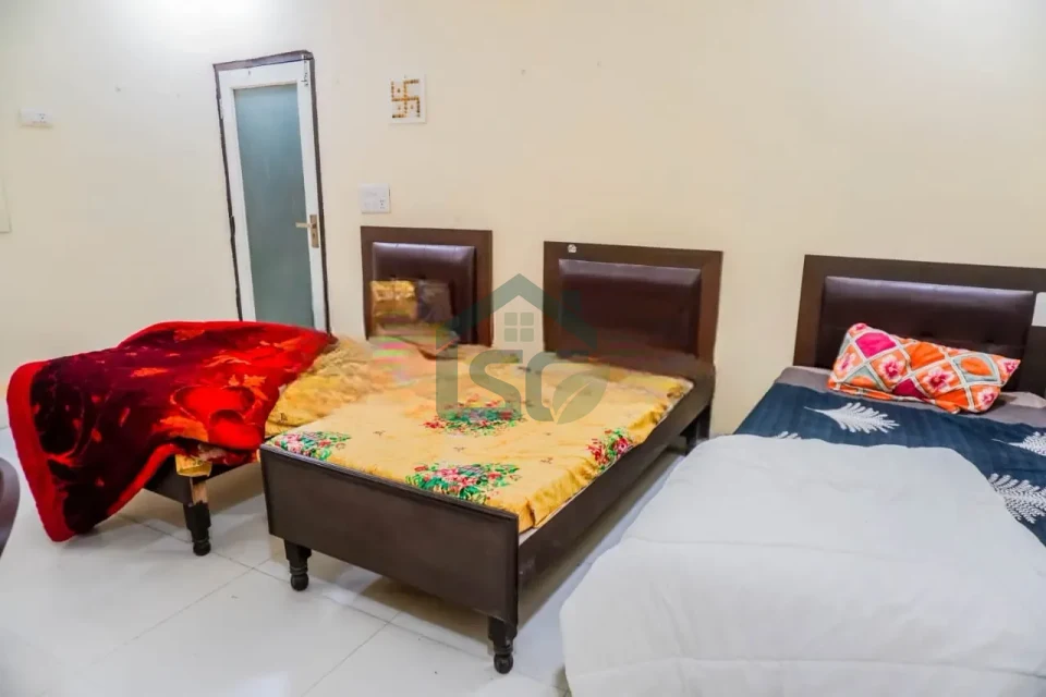 Divine PG in Sector 66, Noida — property photo 1