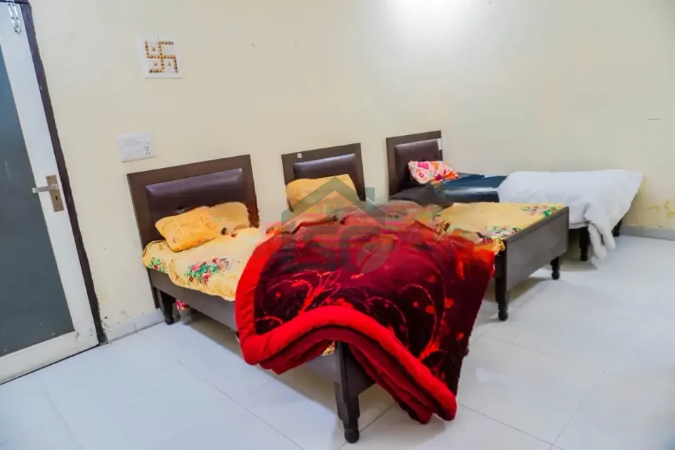 Divine PG in Sector 66, Noida — property photo 3