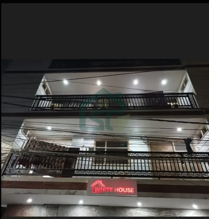 White House Girls PG in Okhla, Delhi — property photo 5