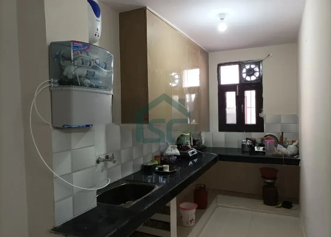 White House Girls PG in Okhla, Delhi — property photo 1