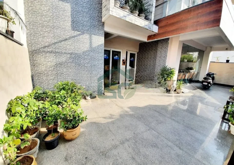 PG Sohna Road in Sector 38, Gurugram — property photo 2