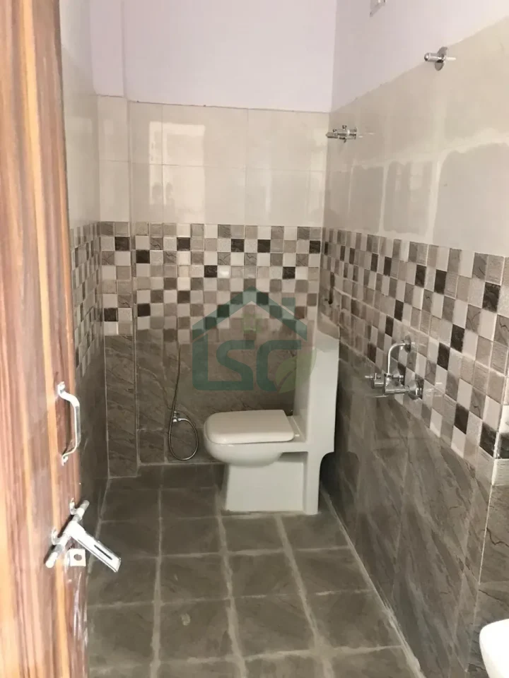 Rohan Room For Rent in Sector 51, Gurugram — property photo 4