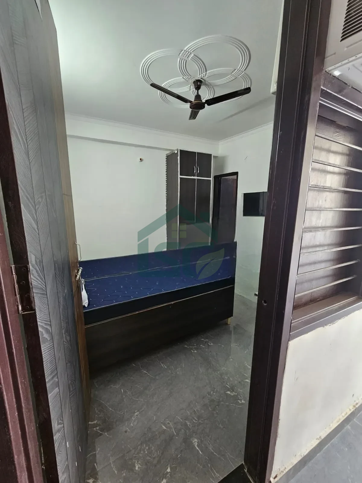 Karan Room For Rent in Sector 67, Gurugram — property photo 1