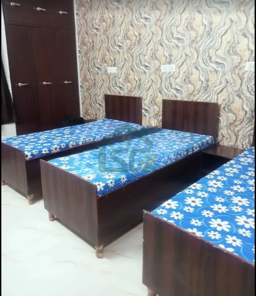 Banke bihari PG in Sector 15, Noida — property photo 1