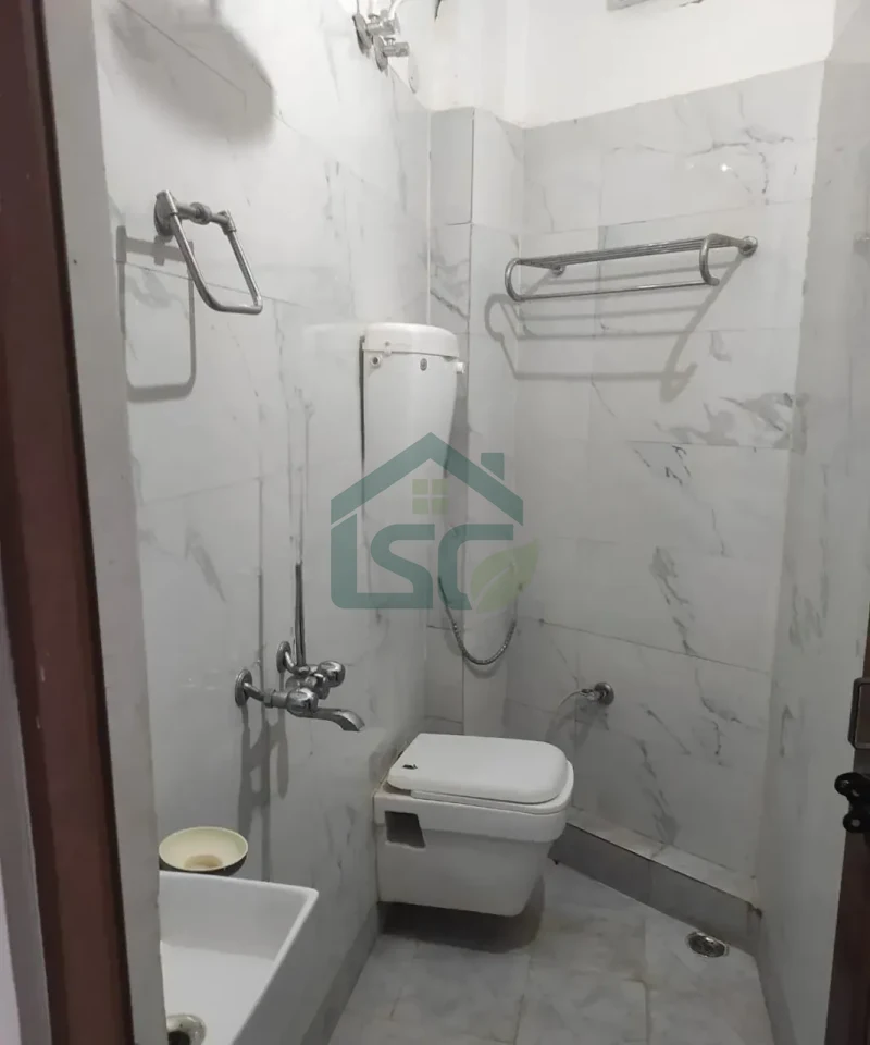 Verma PG in Ashok Vihar, Delhi — property photo 3