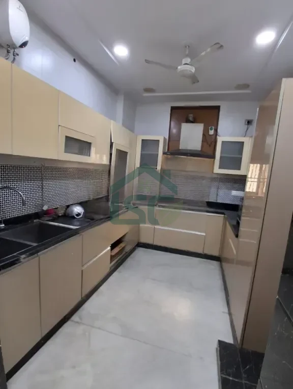 Anmol Girls PG in Patel Nagar, Delhi — property photo 2