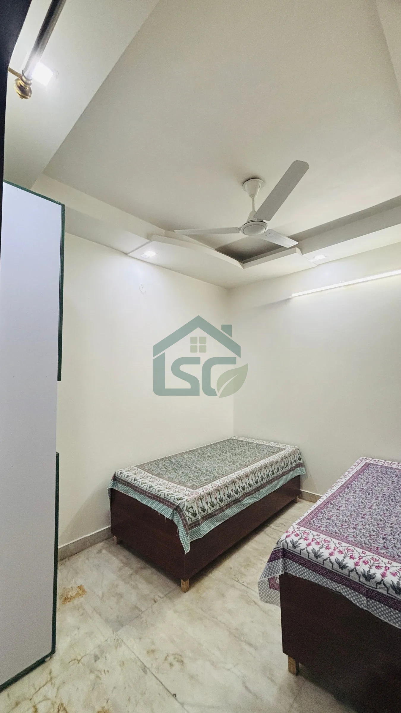Photo 2 of Comfort Home Girls PG, Laxmi Nagar, Delhi