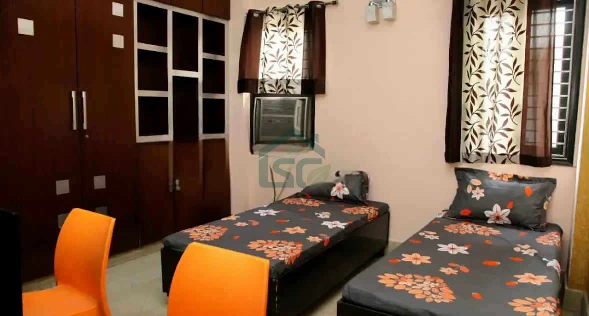 R K Girls PG in Sector 41, Noida — property photo 1