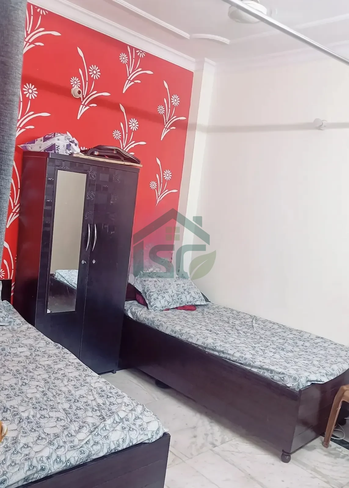 Elegant girls PG in Sector 17, Gurugram — property photo 1
