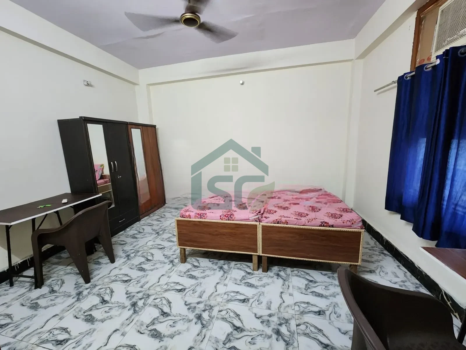 Central home in Sector 52, Gurugram — property photo 1