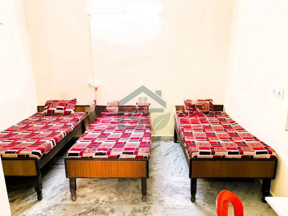 Noida comfort PG in Goyal Colony, Noida — property photo 2