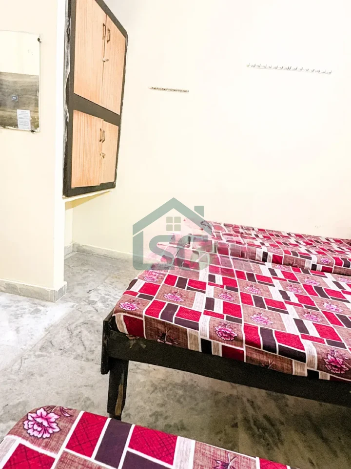 Noida comfort PG in Goyal Colony, Noida — property photo 1