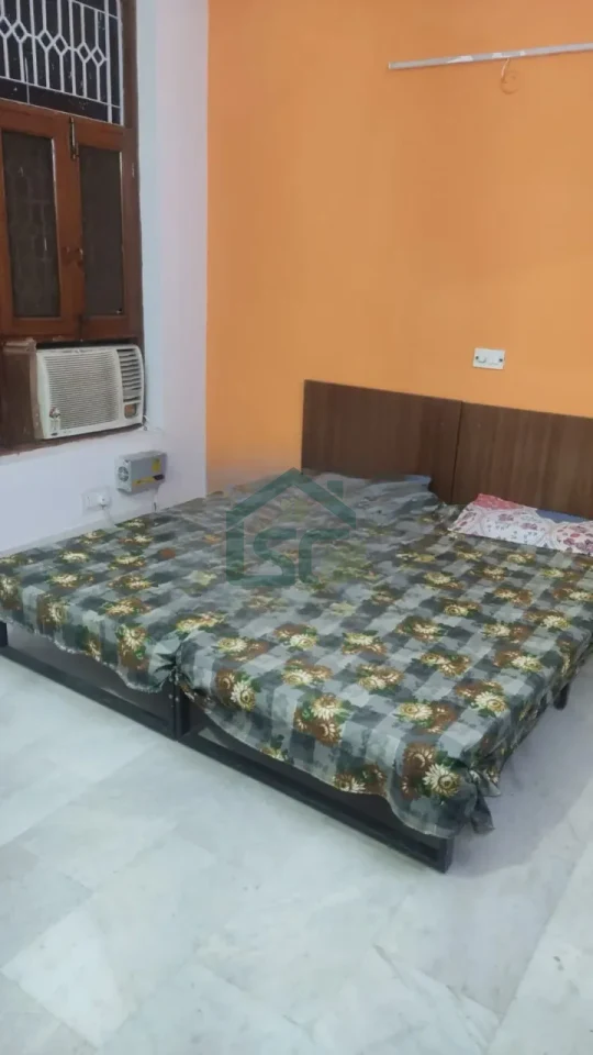 Shiv PG for Boys in Sector 70, Noida — property photo 1