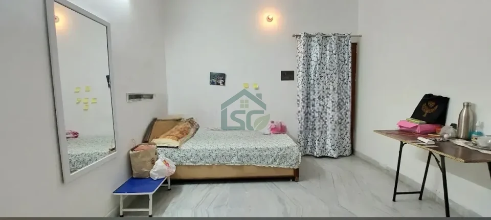 Maa Girls PG in Karam Pura, Delhi — property photo 2
