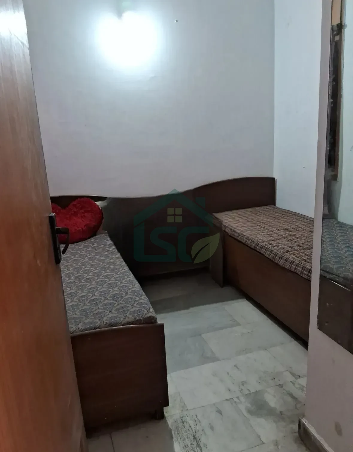 Royal Girls PG in South Extension I, Delhi — property photo 1