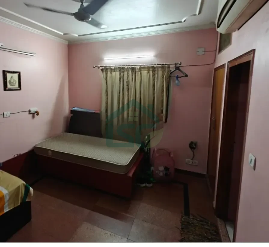 Lalit PG in Sarita Vihar, Delhi — property photo 2