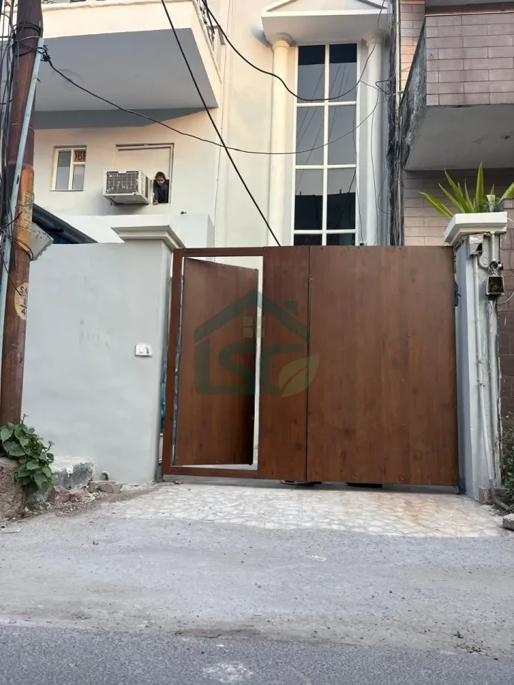 Luxury PG for boys in Sector 40, Noida — property photo 4