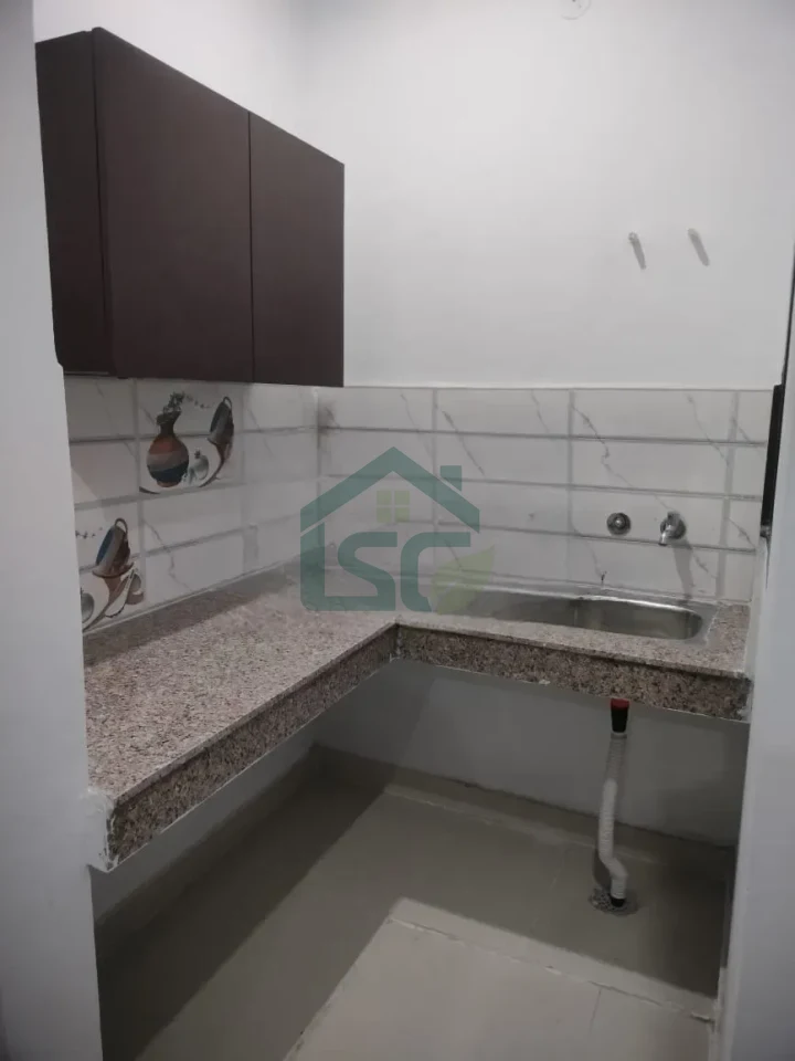 1 RK Fully Furnished Room in Sector 17, Gurugram — property photo 5